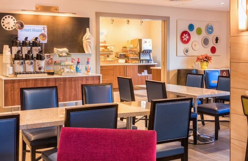 فندق Holiday Inn Express Charleston Us Highway 17 & I 526, An Ihg