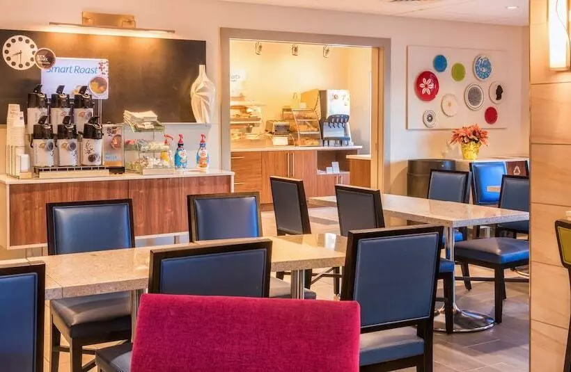 בית מלון כפרי Holiday Inn Express Charleston Us Highway 17 & I 526, An Ihg