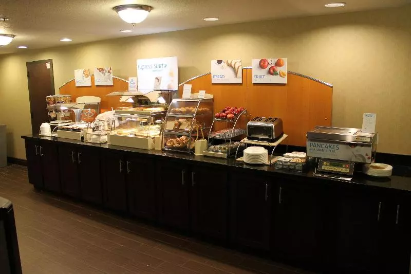 בית מלון כפרי Holiday Inn Express Harlingen By Ihg