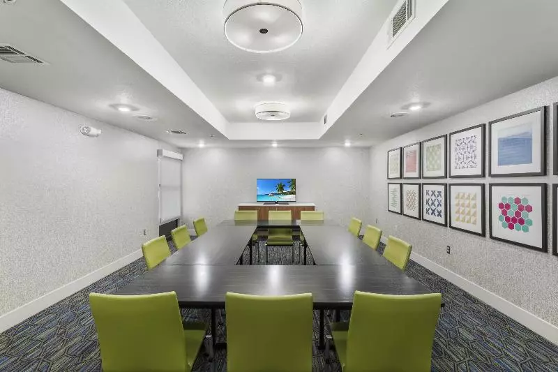 בית מלון כפרי Holiday Inn Express Harlingen By Ihg