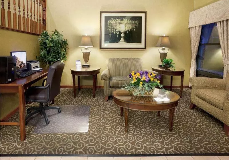 בית מלון כפרי Holiday Inn Express Harlingen By Ihg