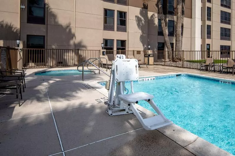 בית מלון כפרי Holiday Inn Express Harlingen By Ihg