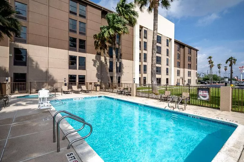 בית מלון כפרי Holiday Inn Express Harlingen By Ihg