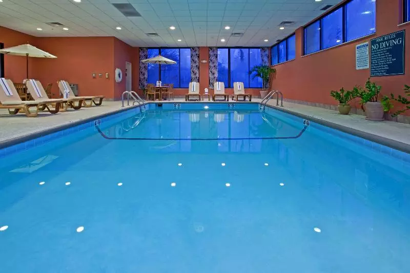 فندق Holiday Inn Express Indianapolis South, An Ihg