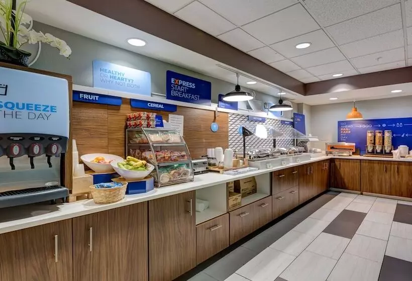 Hotel Holiday Inn Express & Suites Ashtabula Geneva, An Ihg