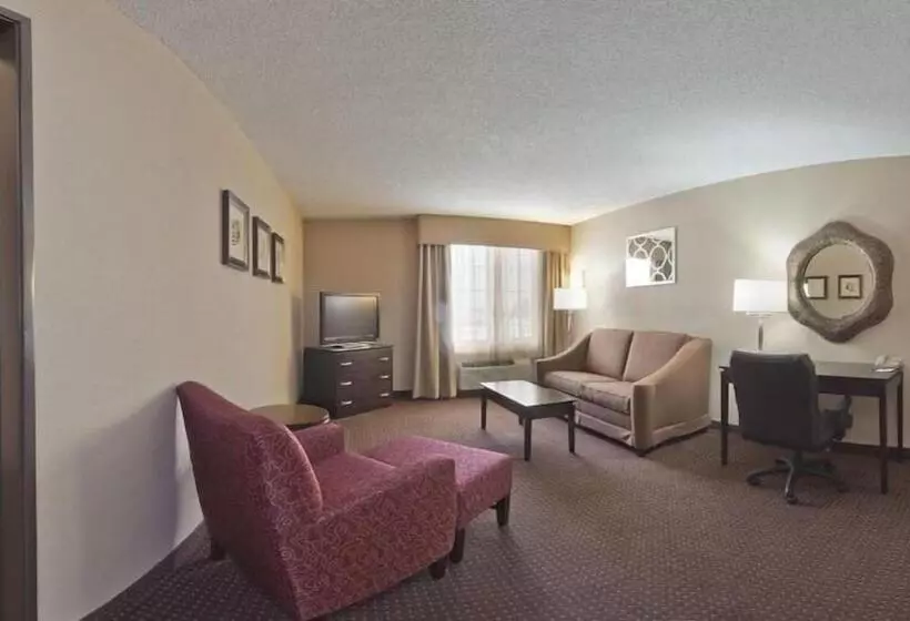 Hotel Holiday Inn Express & Suites Ashtabula Geneva, An Ihg