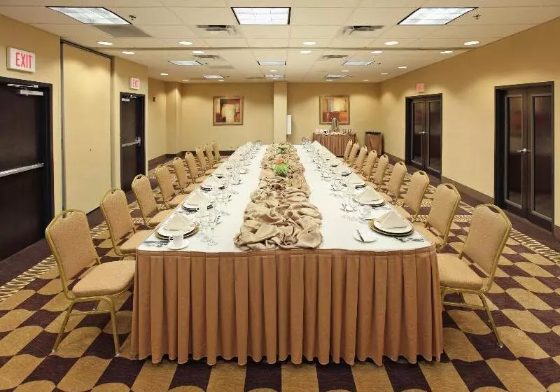 هتل Holiday Inn Little Rock Airport Conference Center, An Ihg