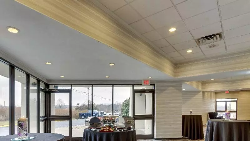 هتل Holiday Inn Staunton Conference Center, An Ihg