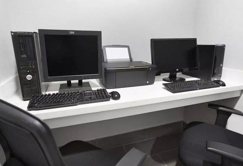 فندق Kinder Express Near Coushatta Resort