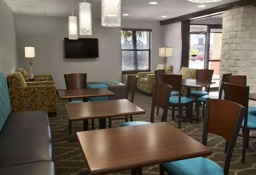 فندق Kinder Express Near Coushatta Resort