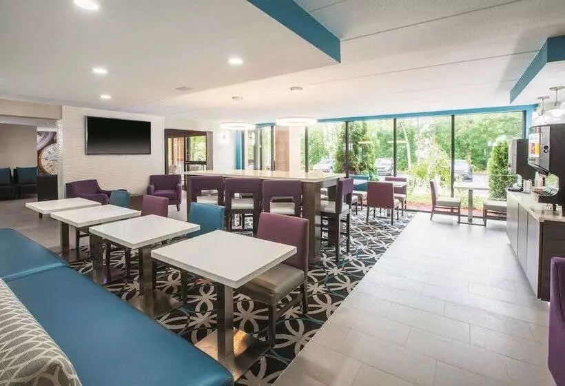 فندق La Quinta By Wyndham Sturbridge