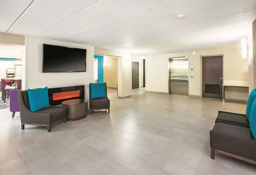 فندق La Quinta By Wyndham Sturbridge