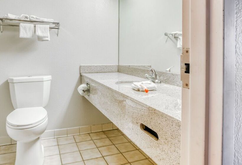 OYO Hotel Burlington South