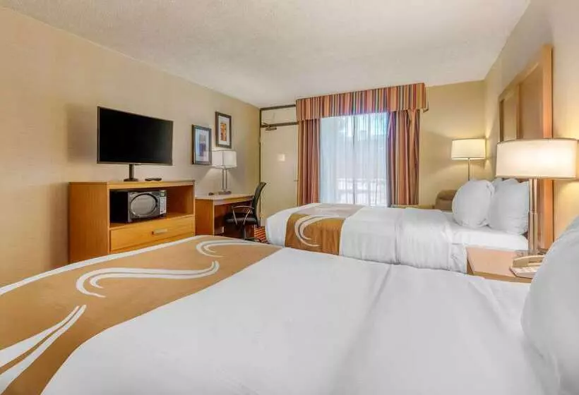 ホテル Quality Inn Exit 4