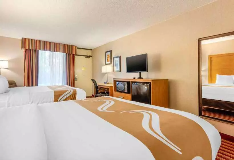 ホテル Quality Inn Exit 4