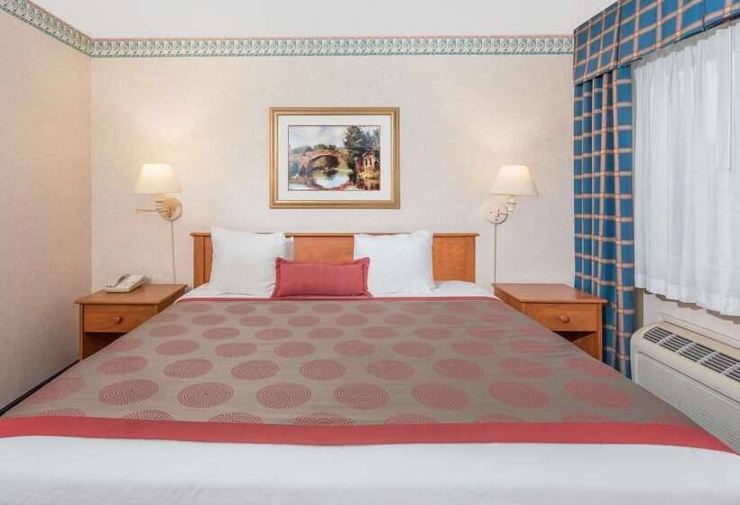 فندق Ramada By Wyndham Kent Seattle Area