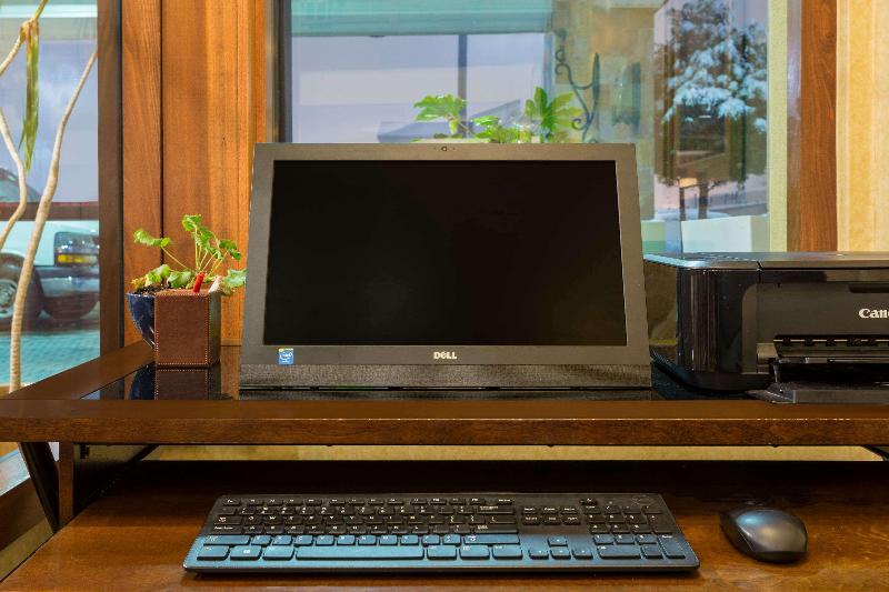 فندق Ramada By Wyndham Kent Seattle Area