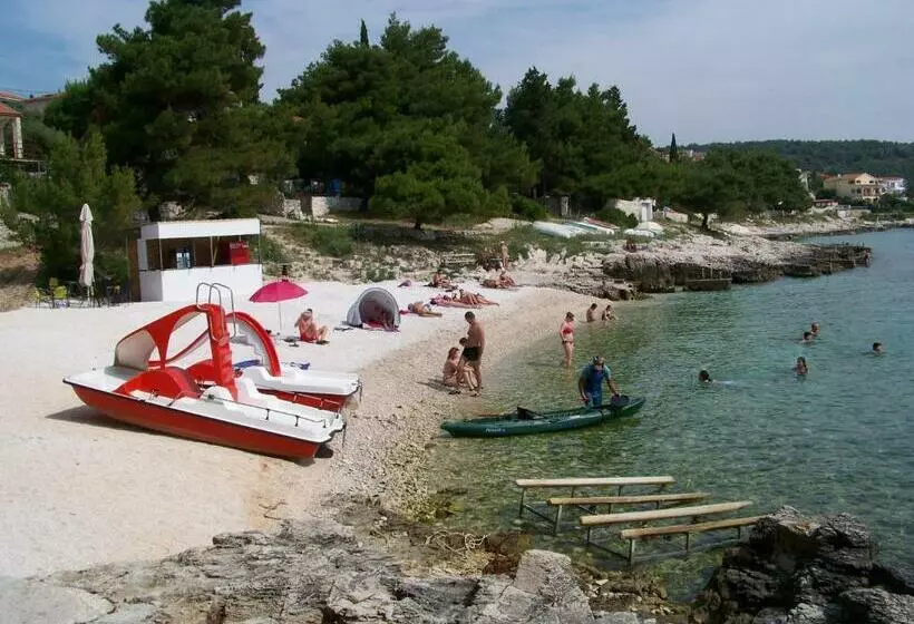 Apartment House Juretic   50 M From The Beach