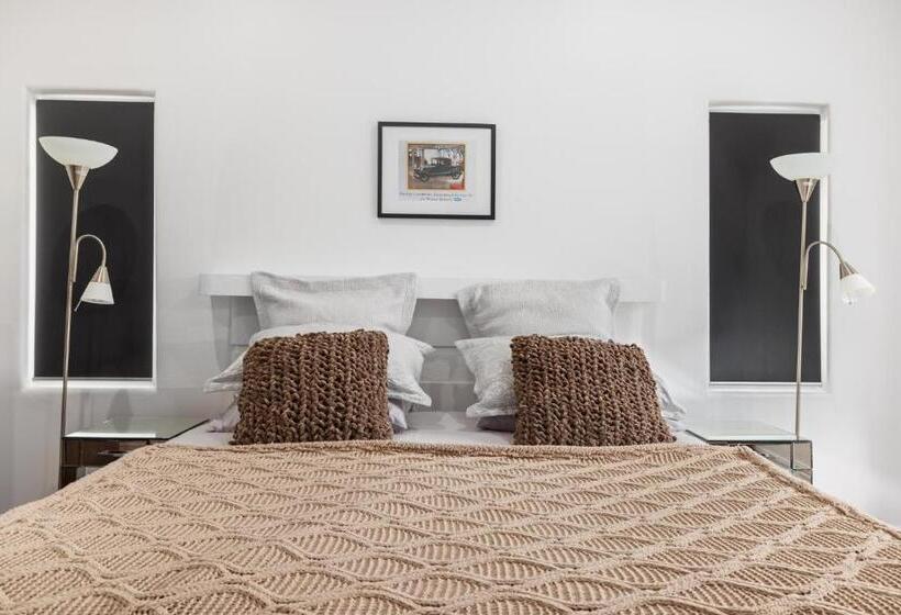 Deco Beach Luxury Apartments