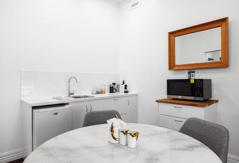 Deco Beach Luxury Apartments