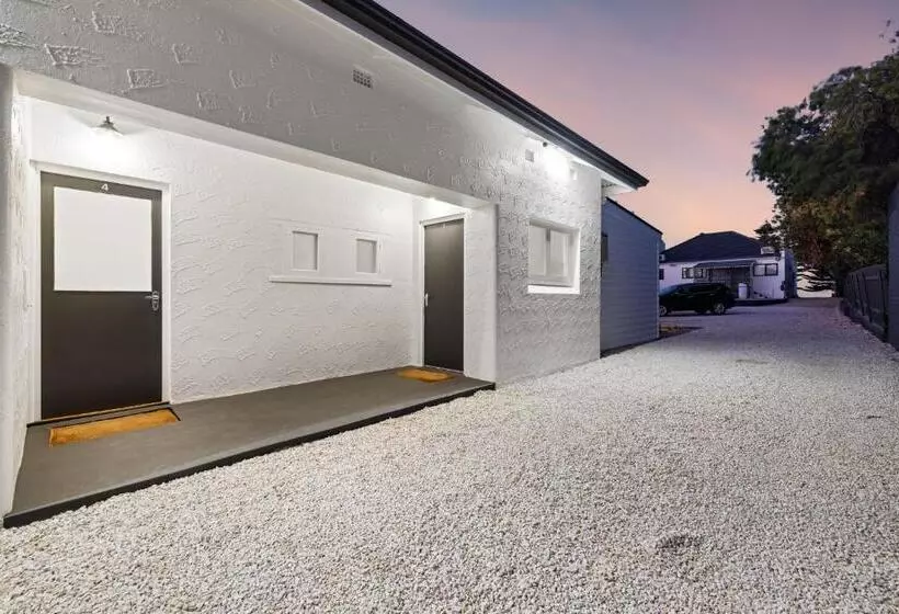 Deco Beach Luxury Apartments