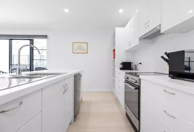 Deco Beach Luxury Apartments