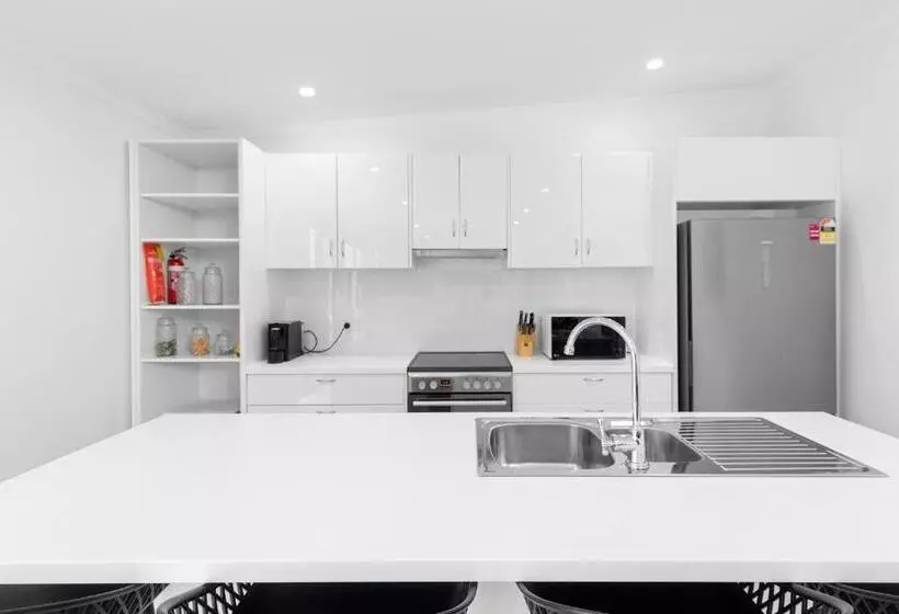 Deco Beach Luxury Apartments