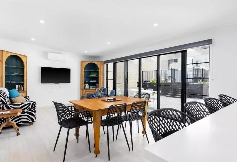 Deco Beach Luxury Apartments