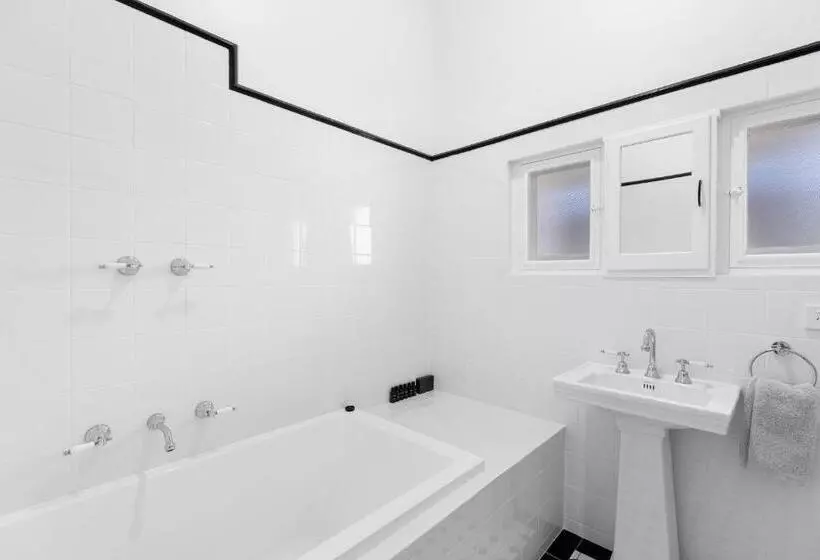 Deco Beach Luxury Apartments