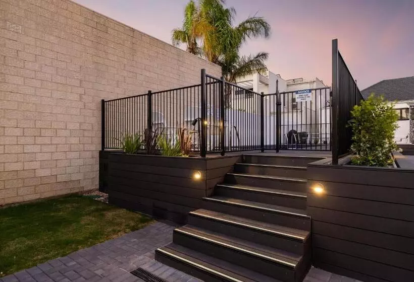 Deco Beach Luxury Apartments