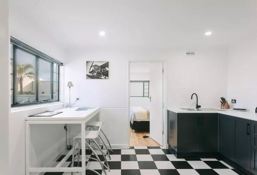 Deco Beach Luxury Apartments