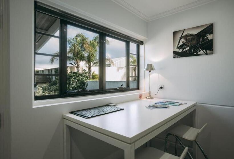 Deco Beach Luxury Apartments