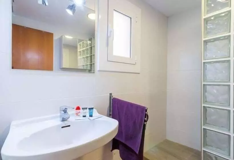 Family Flat With Parking Near Beach