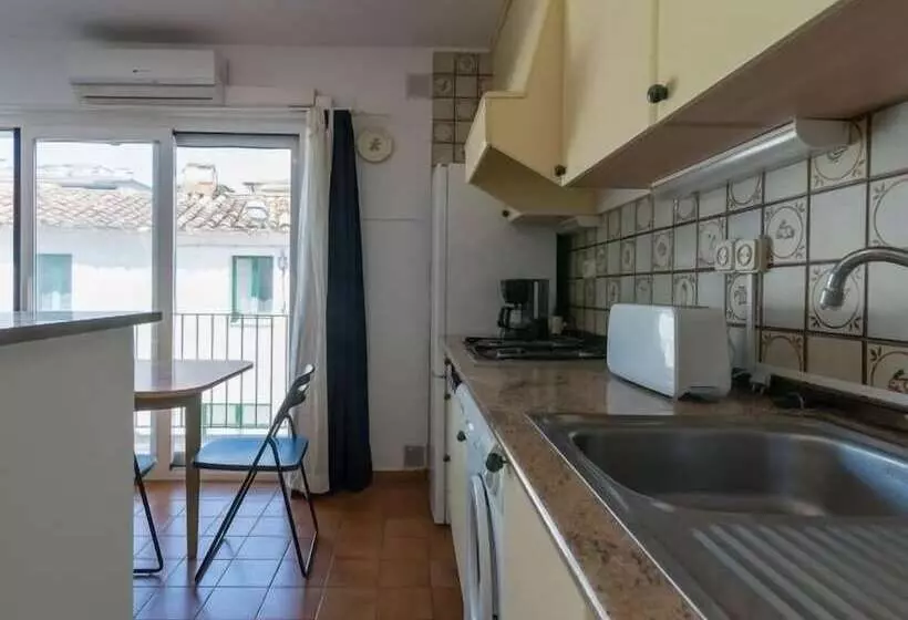 Family Flat With Parking Near Beach