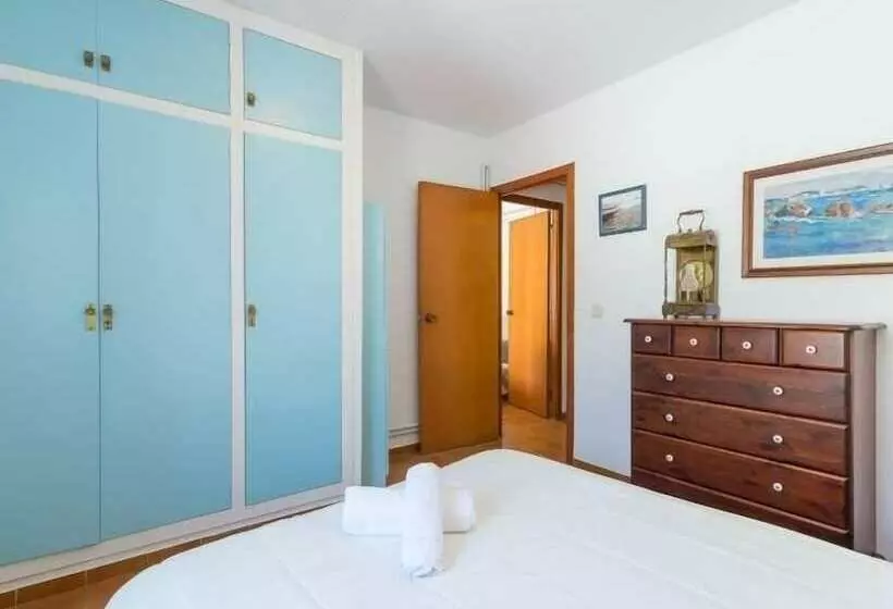 Family Flat With Parking Near Beach