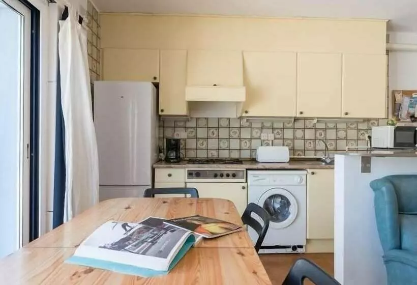 Family Flat With Parking Near Beach