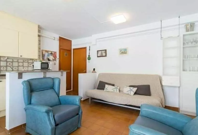 Family Flat With Parking Near Beach