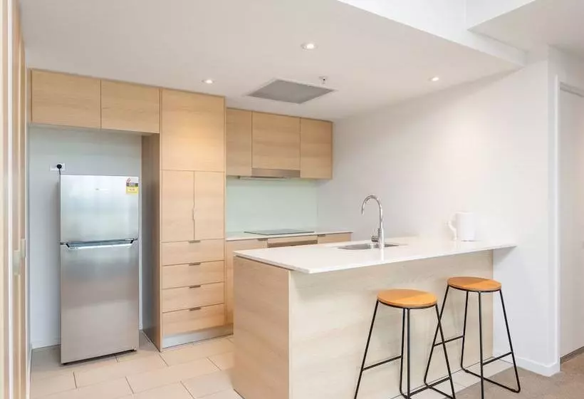 High End Stylish Apartment By Hostrelax