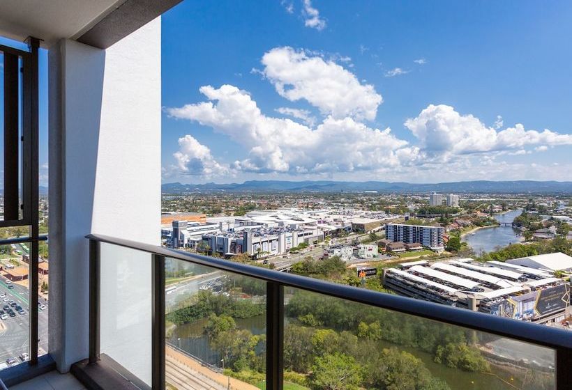 High End Stylish Apartment By Hostrelax