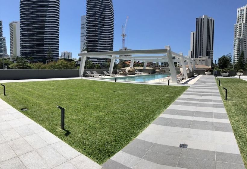 High End Stylish Apartment By Hostrelax