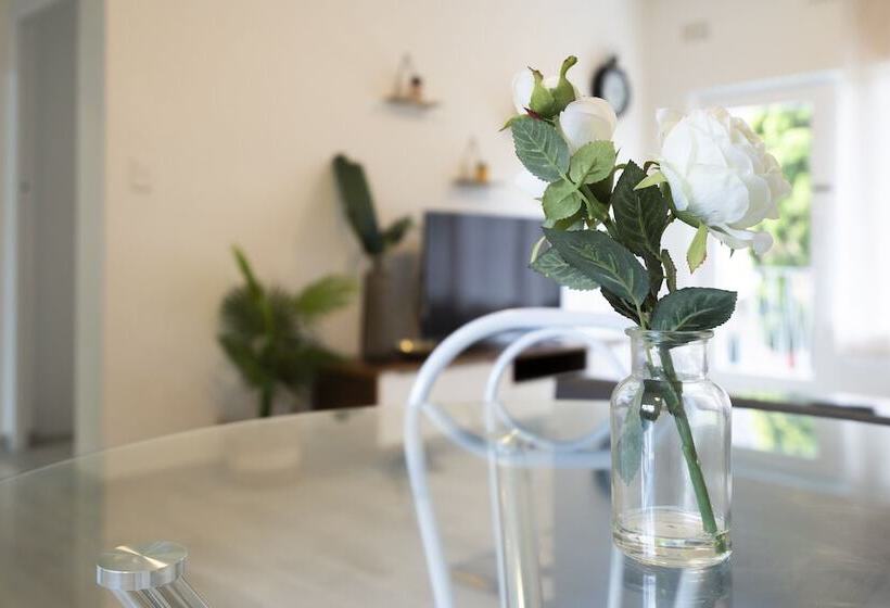 Lotus Stay Manly   Apartment 29b