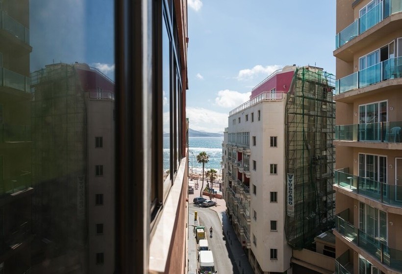 Reina Breakfast At The Beach