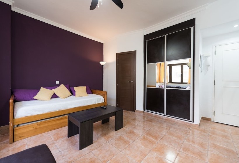 Reina Breakfast At The Beach