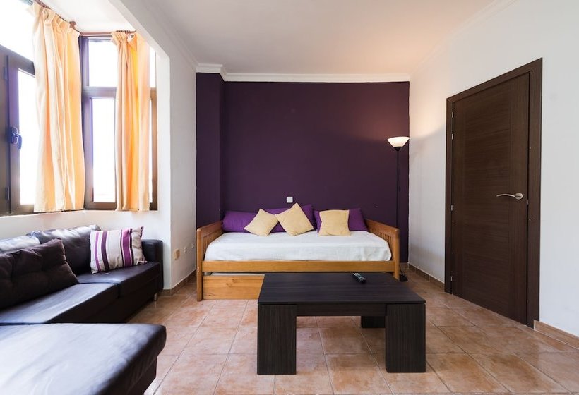 Reina Breakfast At The Beach