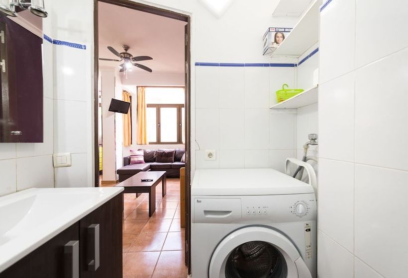 Reina Breakfast At The Beach