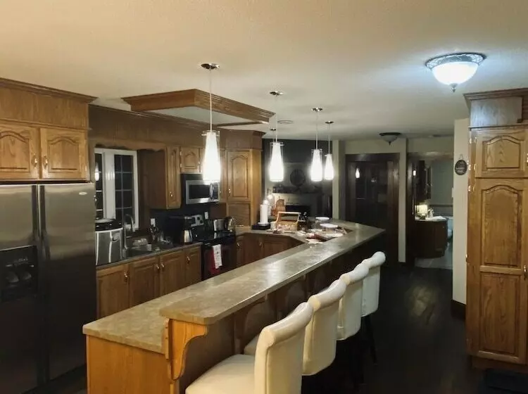 Tranquil Waters Inn   Fortnight Chalet