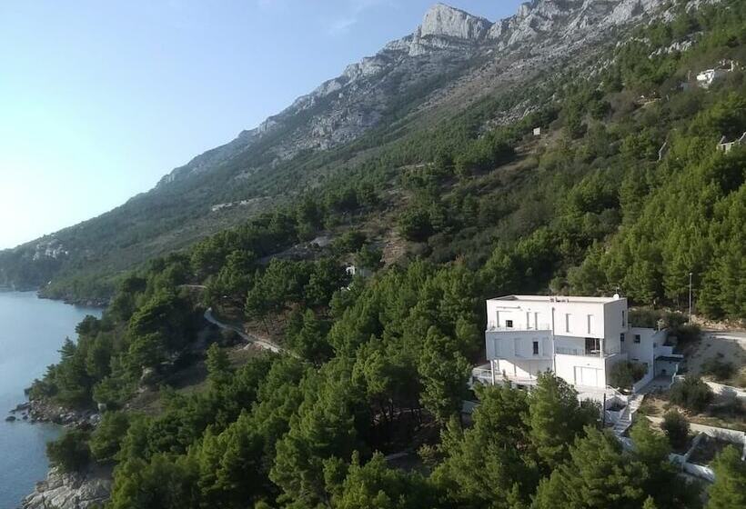 Luxury Apartment Ina