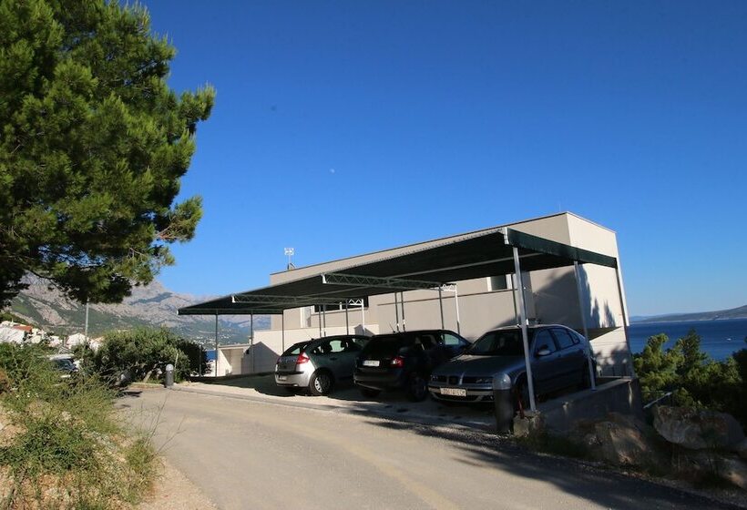 Luxury Apartment Ina