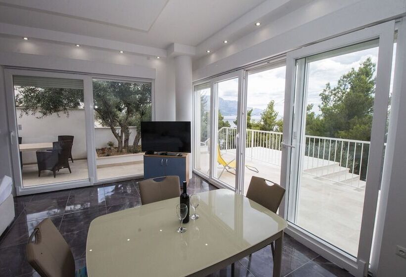 Luxury Apartment Ina