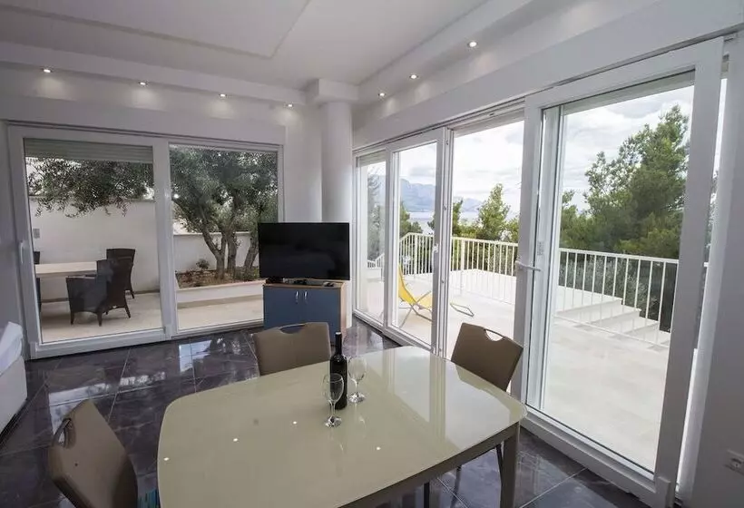 Luxury Apartment Ina